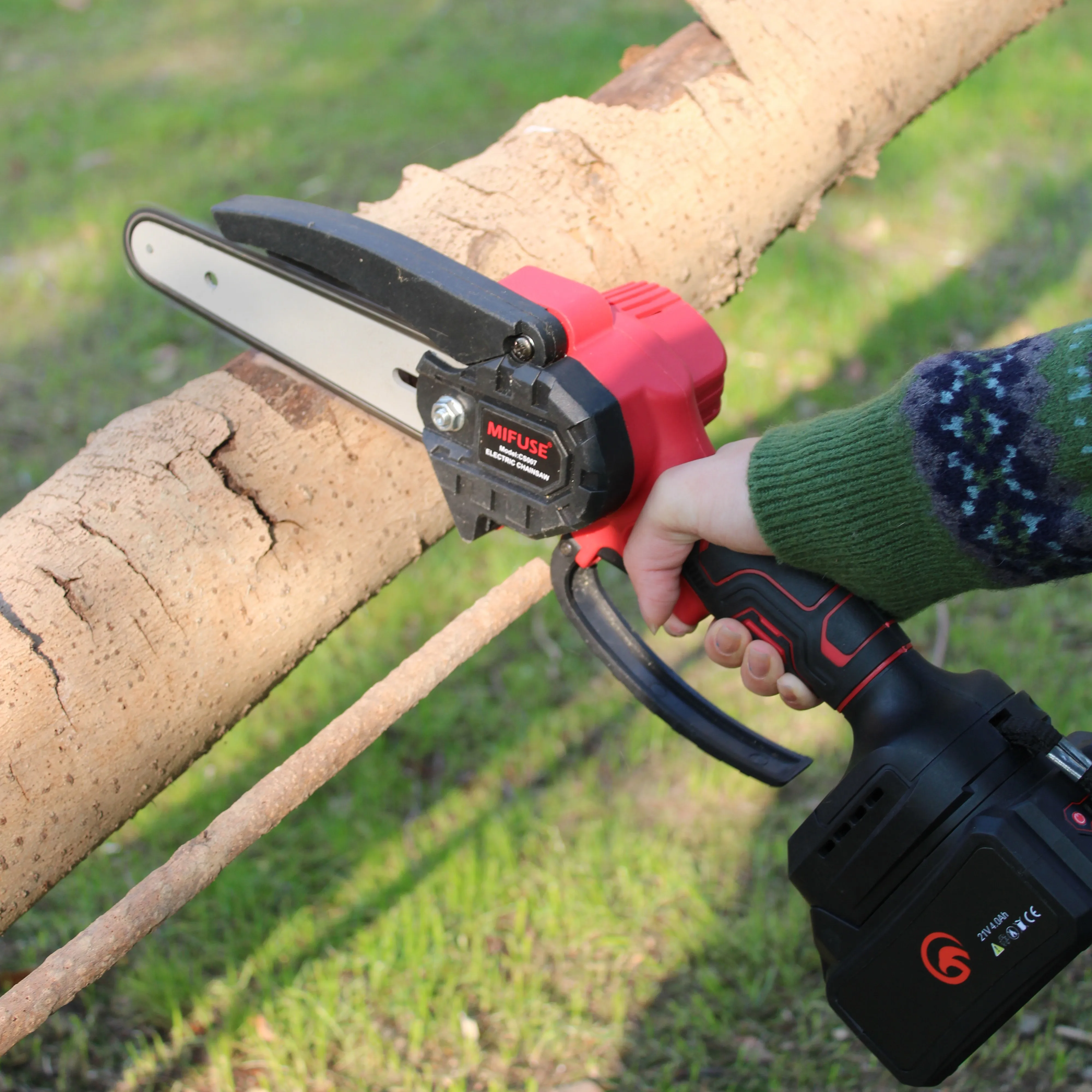 

21V China Chainsaw Manufacturer Cordless Electric Chain Saw for Wood Cutting Portable Mini Chainsaw Machine With Saw Chain