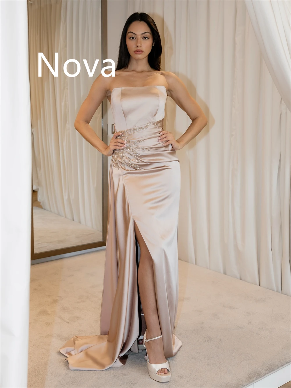 

Customized Elegant Satin Celebrity Gowns Charming Strapless Sleeveless Evening Dress Exquisite Sweep Train Vestido De Festa