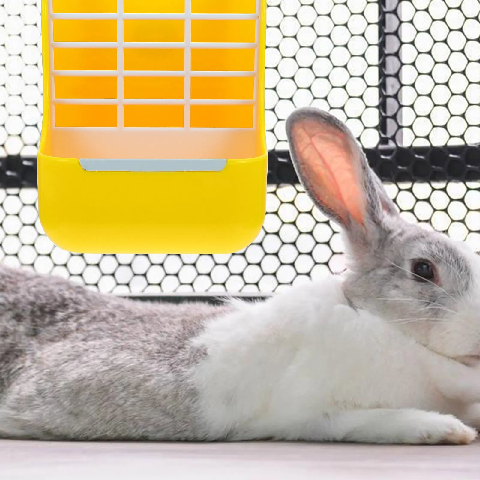 

Пластиковая кормушка для кроликов 2-в-1: подставка для сена и миска для еды, аксессуар для клетки, желтая, маленькая, устойчивая конструкция, для длительного кормления кроликов