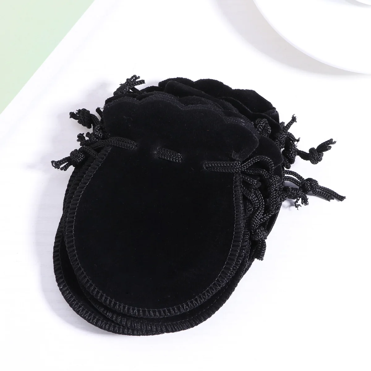 

20 шт., фланелевые мешочки для ювелирных изделий на шнурке, сумки в форме кольца, серьги, часы, подарок на день рождения, для хранения