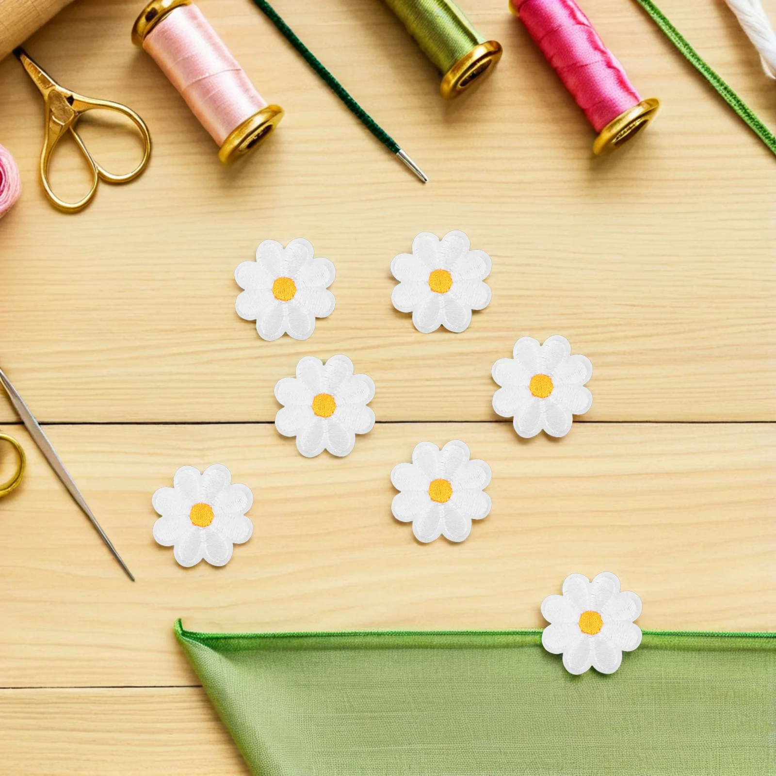 

50Pcs Embroidered Daisy Sewing Patches Small Flower Applique for Clothes Jackets Jeans Bags Caps Repair DIY Decoration