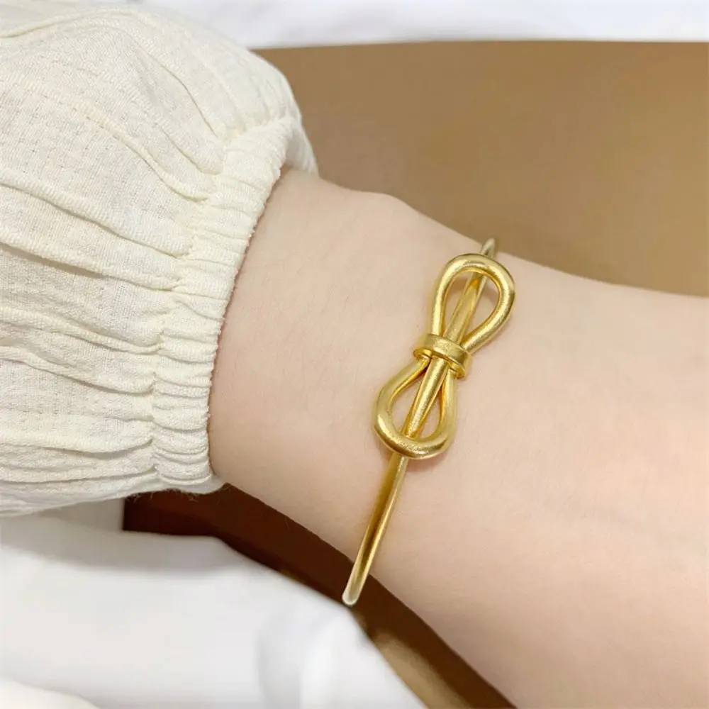 أزياء حلوة Bowknot أساور فاخرة قابل للتعديل القوس الكفة الإسورة للماء جولة القوس تصميم سوار مجوهرات الحياة اليومية