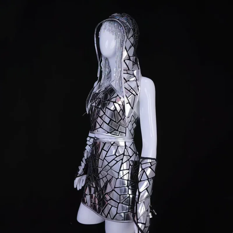ชุดเต้นเลเซอร์สีเงินสำหรับผู้หญิง นักร้อง นักเต้นโกโก้ ชุดแสดงบนเวที ชุดงานปาร์ตี้ไนต์คลับ งานคาร์นิวัล งานเทศกาล