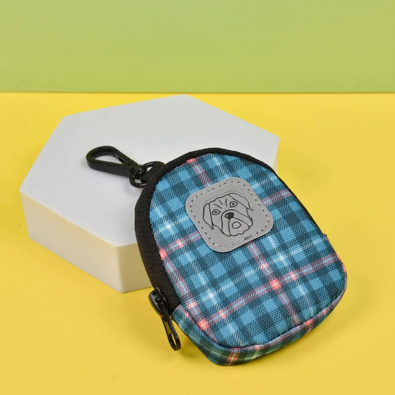 1pcs Plaid Print Fashion Design Dog Poop Bag Holder For Leashes Attachment Dog Waste Bag Dispenser