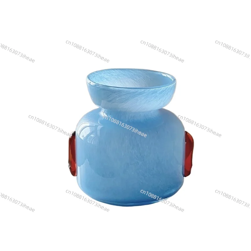 

Синяя стеклянная ваза, цветочная посуда, мягкий орнамент