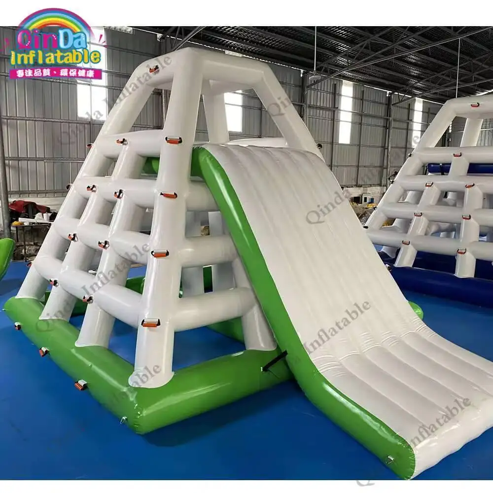 Wassersport Riesige aufblasbare Poolrutschen Schwimmende aufblasbare Wasserrutsche mit Kletterturm