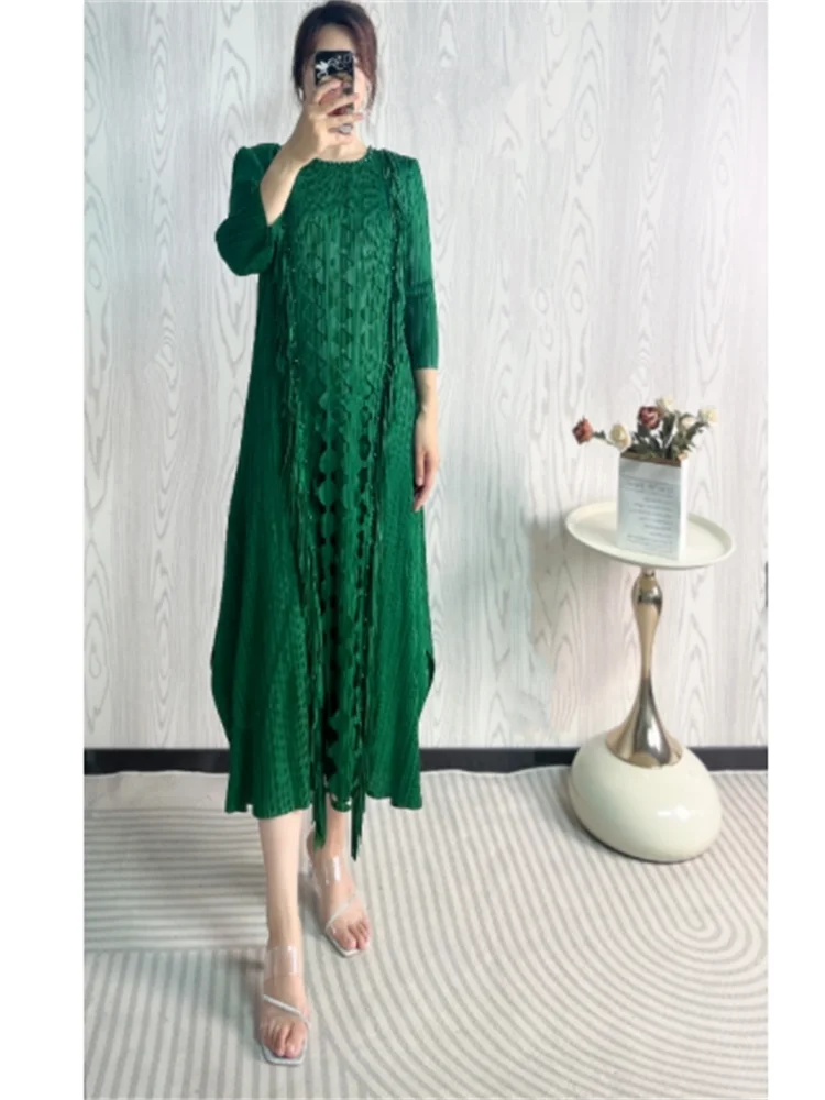 미야케 플리츠 여성 드레스 2025 신상 솔리드 컬러 O넥 3/4 소매 속이 비치는 태슬 장식 루즈핏 우아한 미디 기장 플리츠 스커트