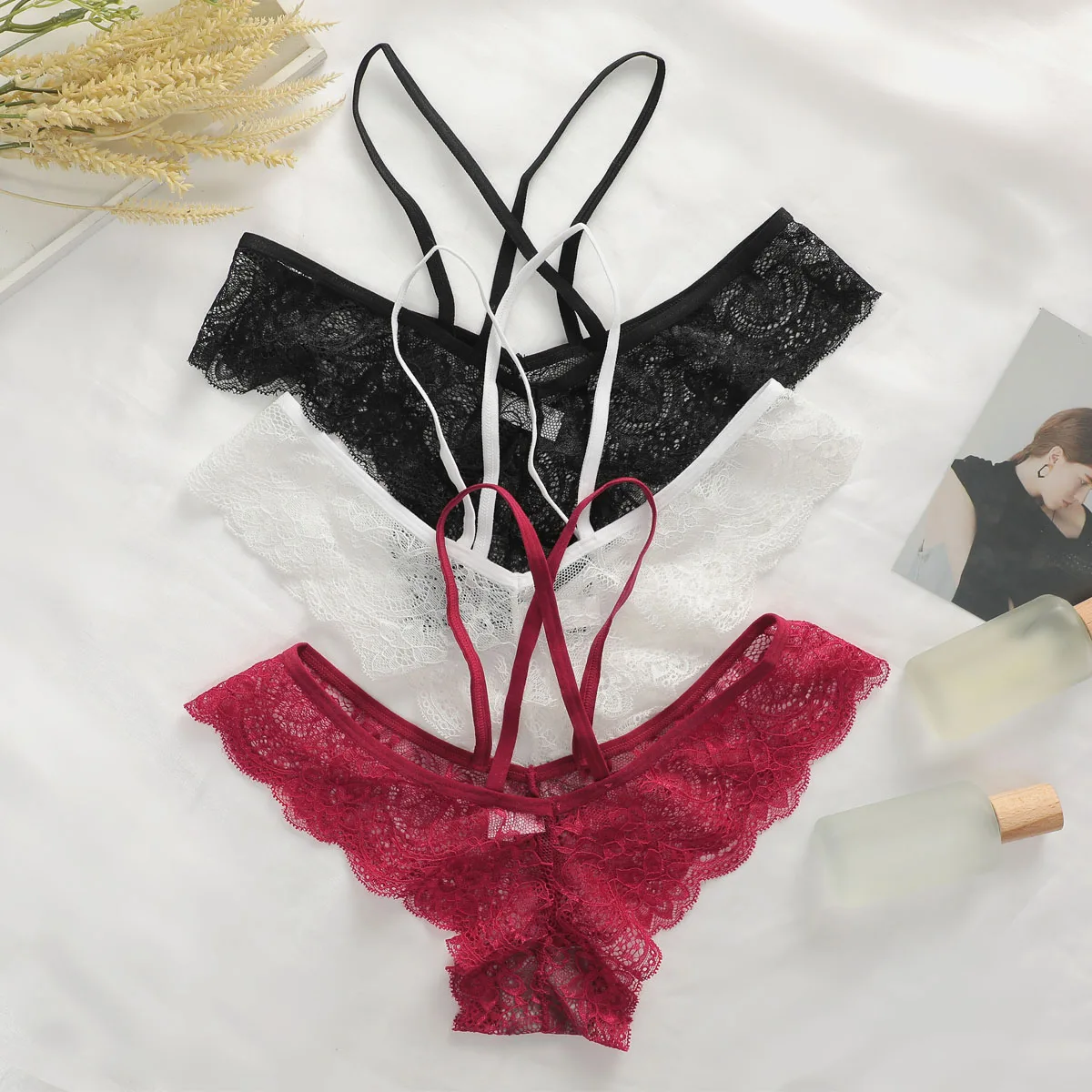 Women\'s New Product Cross Hip Lace Black+White+Red Underwear Combination C833