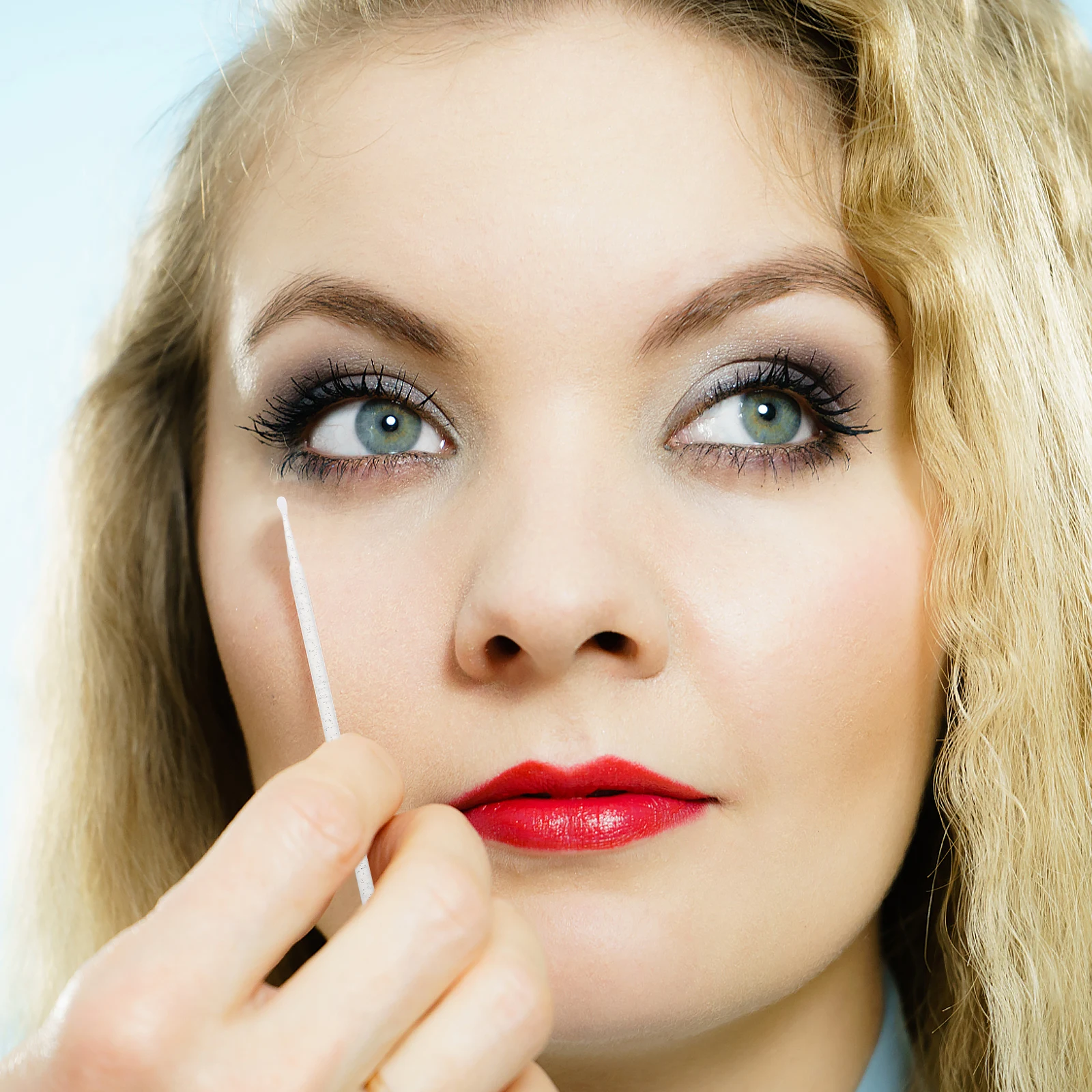 

200pcs Cleaning Sticks Cotton Rods Plastic Pointed Swabs Yellow Silver Disposable Hygiene Tools Eyelash Extension Makeup