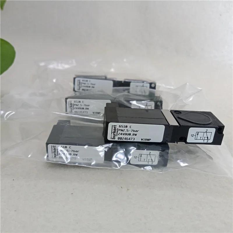 2025.4 بوركيرت 6510 C 2.5 NBR 0000 PN2.5-7bar 24VDC 0.8W