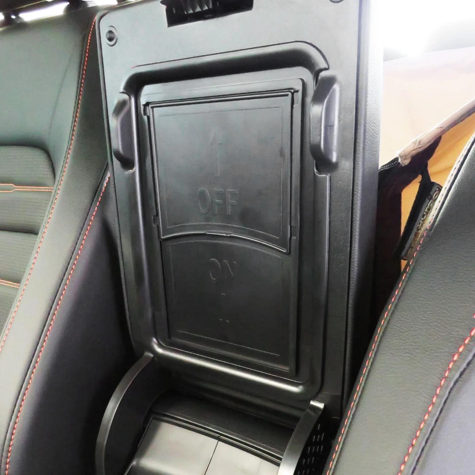 Suitable for the modification of armrest box cover, privacy box, interior storage box of the Bronco 2021-2022 car