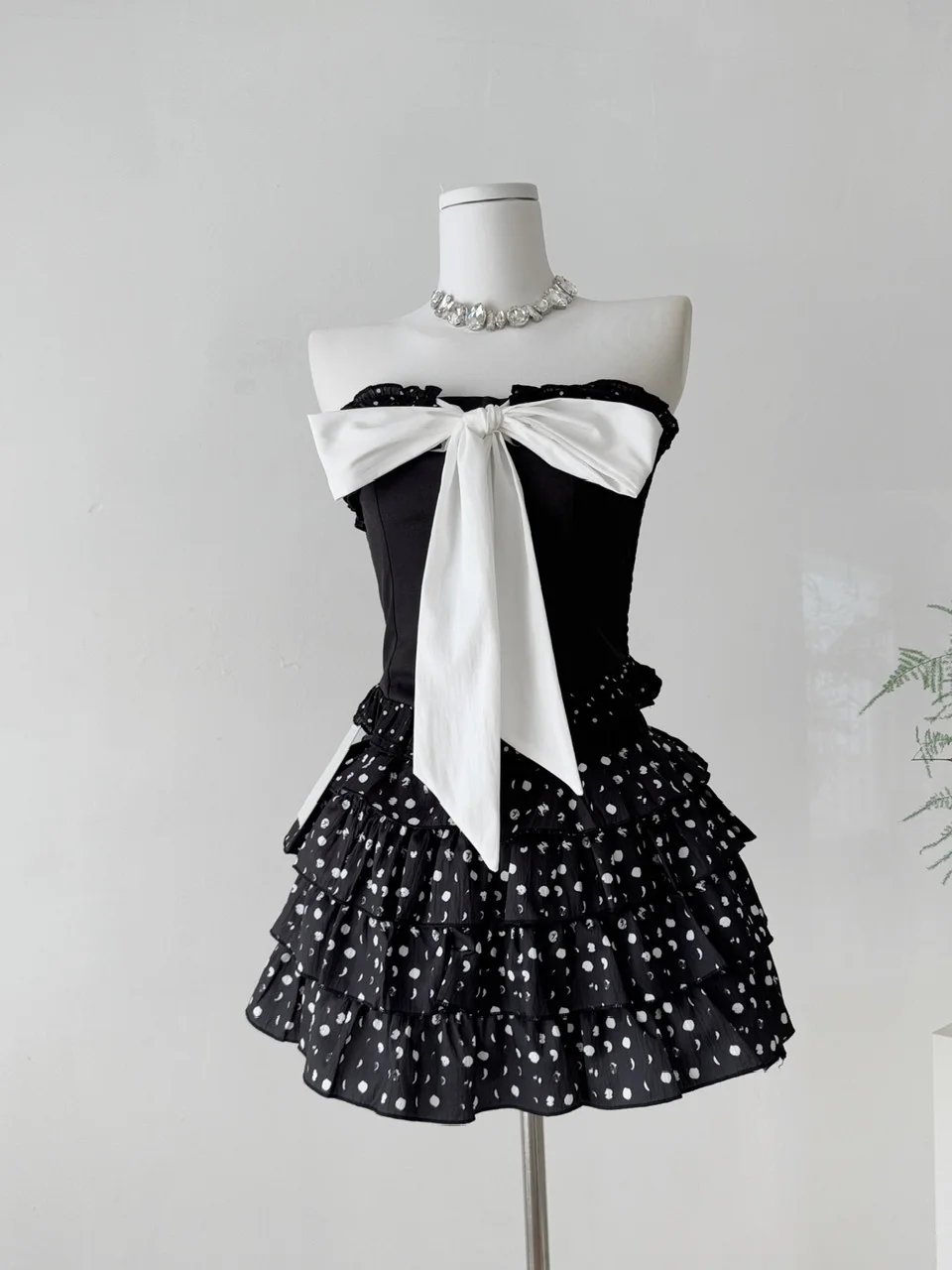 

2025 New Sweet And Spicy Color Colion Knot Tube Top + Anti-Light Spot Dots Bloom ort Skirt Two-Piece Set