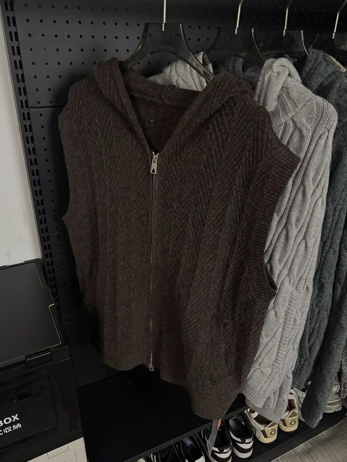 

Retro American Texture Zipper Hoodie Knitted Vest Loose Casual Sweater Vest for Men And Women Trendy Autumn Winter Wear