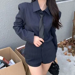 Long-sleeved shorts suit female summer and autumn pure desire hot girl wind girl Tibetan blue striped shirt slim two-piece suit