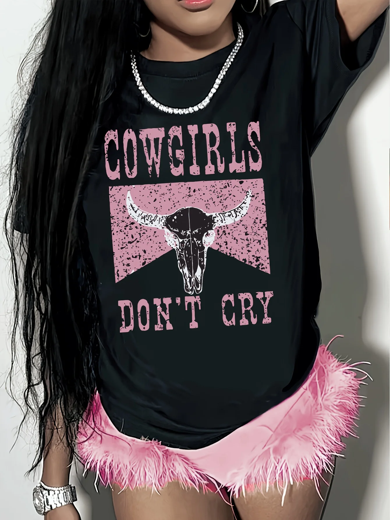 Camiseta casual de talla grande para mujer - Cowgirls Don'T Cry Top de cuello redondo de manga corta con estampado gráfico en negro con detalle rosa y blanco