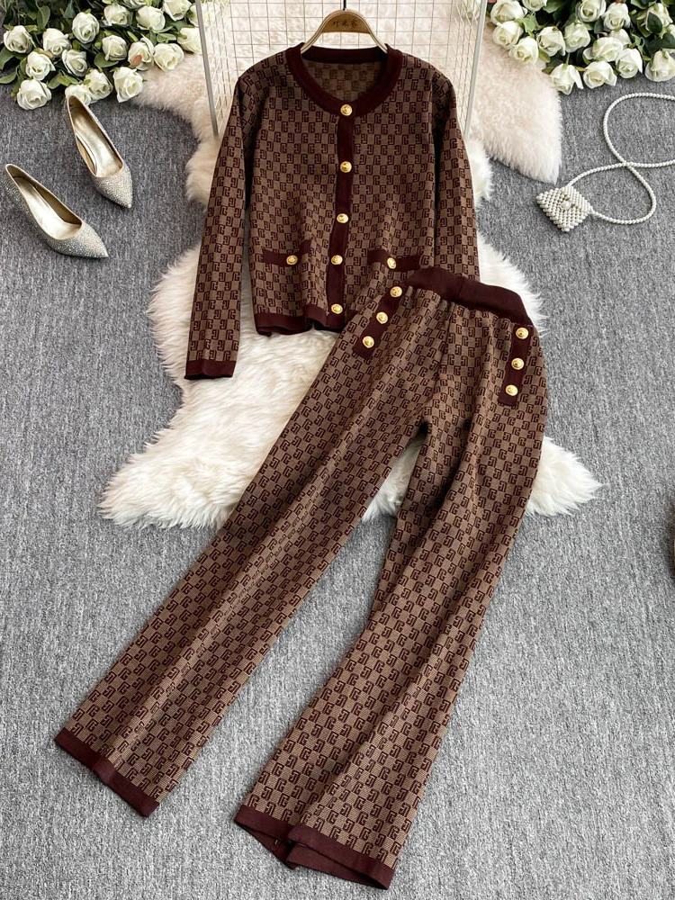 

Элегантный комплект из вязаного топа и широких брюк в парижском стиле для женщин, с золотой пряжкой, коричневый, модный ансамбль