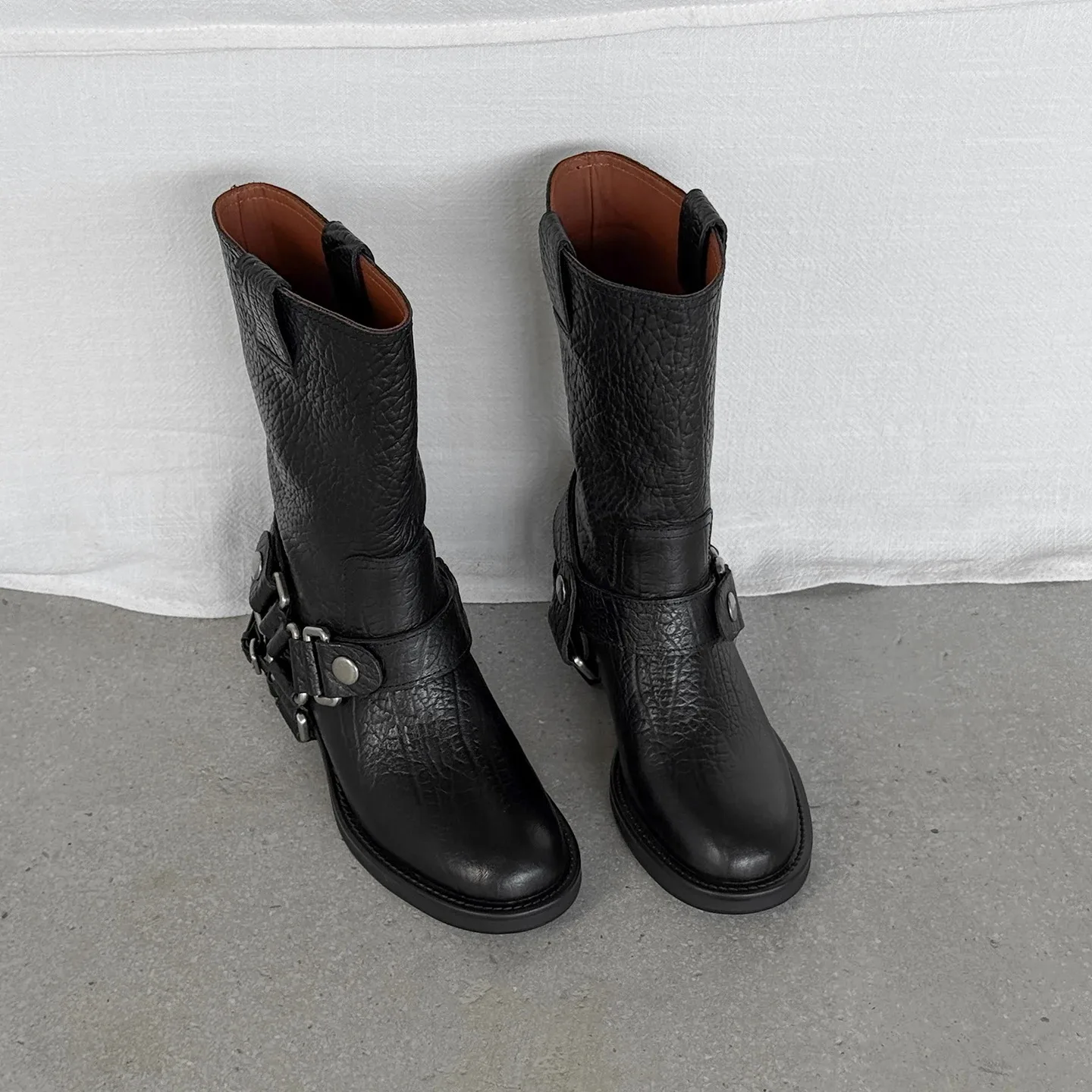 2026 Winter Women Shoes Genuine Leather Mid Calf Boots Round Toe Fashion Thick Heels Shoes Winter Retro Buckle Platform Boots view 4