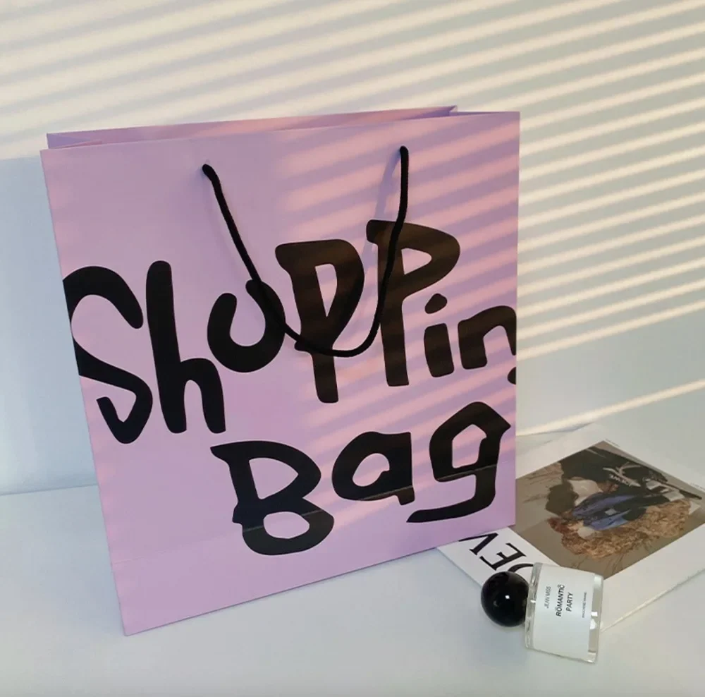 Custom Logo White Cardboard Shopping Bag Thickened High‑End Custom Gift Handbag For Clothing Store Retail Packaging