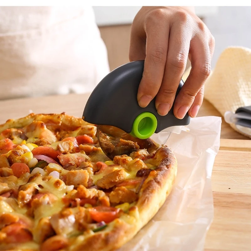 قطاعة بيتزا بعجلات دائرية من الفولاذ المقاوم للصدأ مع علبة واقية، قابلة للفصل والغسل، أداة ملحقات خبز المطبخ