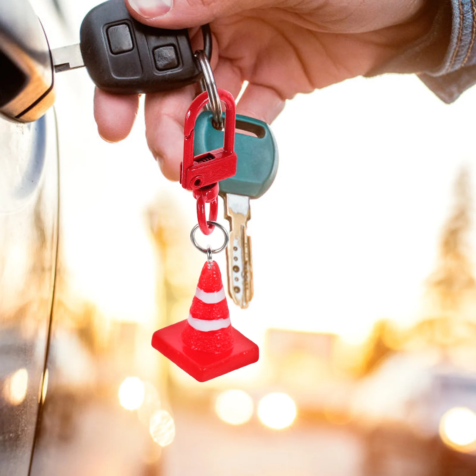 

8pcs Road Cone Keychain Car Key Traffic Cone Novelty Charms Traffic Pendant DIY Hanging Decor Car Key Shaped Accessories