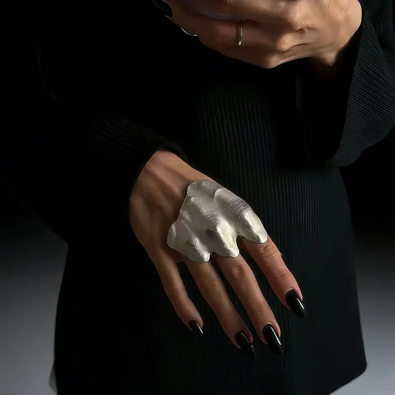 New Arrival Artistic Irregular Pleated Joint Protector Ring Minimalist Design Small Batch High-end Fashion Ring for Trendy Style