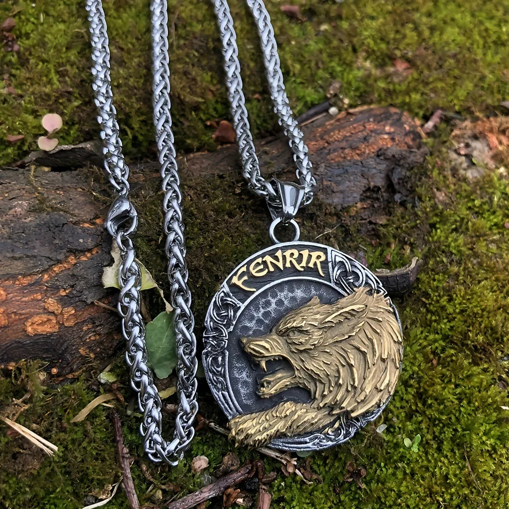 

Vintage Viking Wolf Pendant Necklace for Men Stainless Steel Amulet Nordic Odin Rune Compass Necklace Wholesale Jewelry Gift