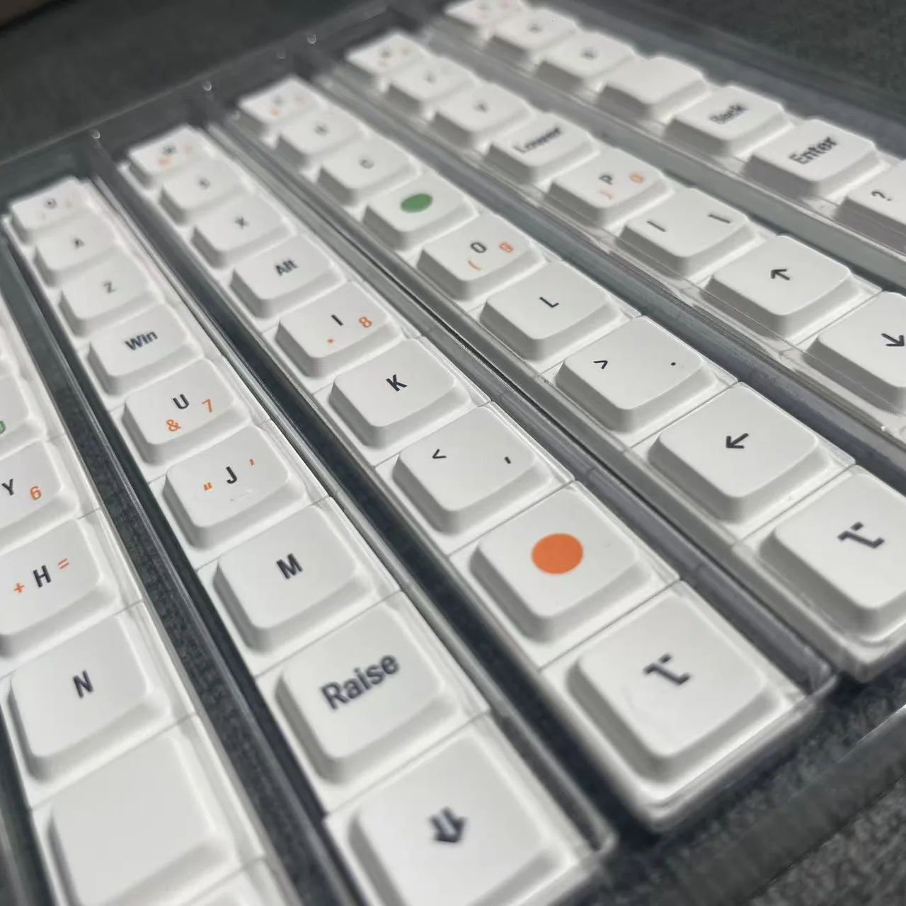 

Split Keyboard Low Profile Keycaps Set PC PBT 54keycaps with Letter for Cornix Split Keyboard Caps Kailh Choc V2 Mx Switches