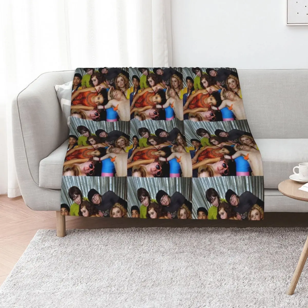 skins gen 1 cast 3 Throw Blanket Sleeping Bag Thins Decorative Sofa Comforter Extra Large Throw Baby Blankets