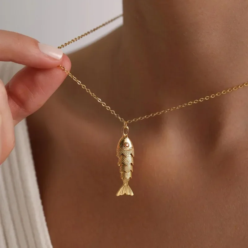 Movable 3D Articulated Fish Necklace, Pave Fish Pisces Sea Lover Pendant Necklaces for Women, Everyday Jewelry Gifts for Her