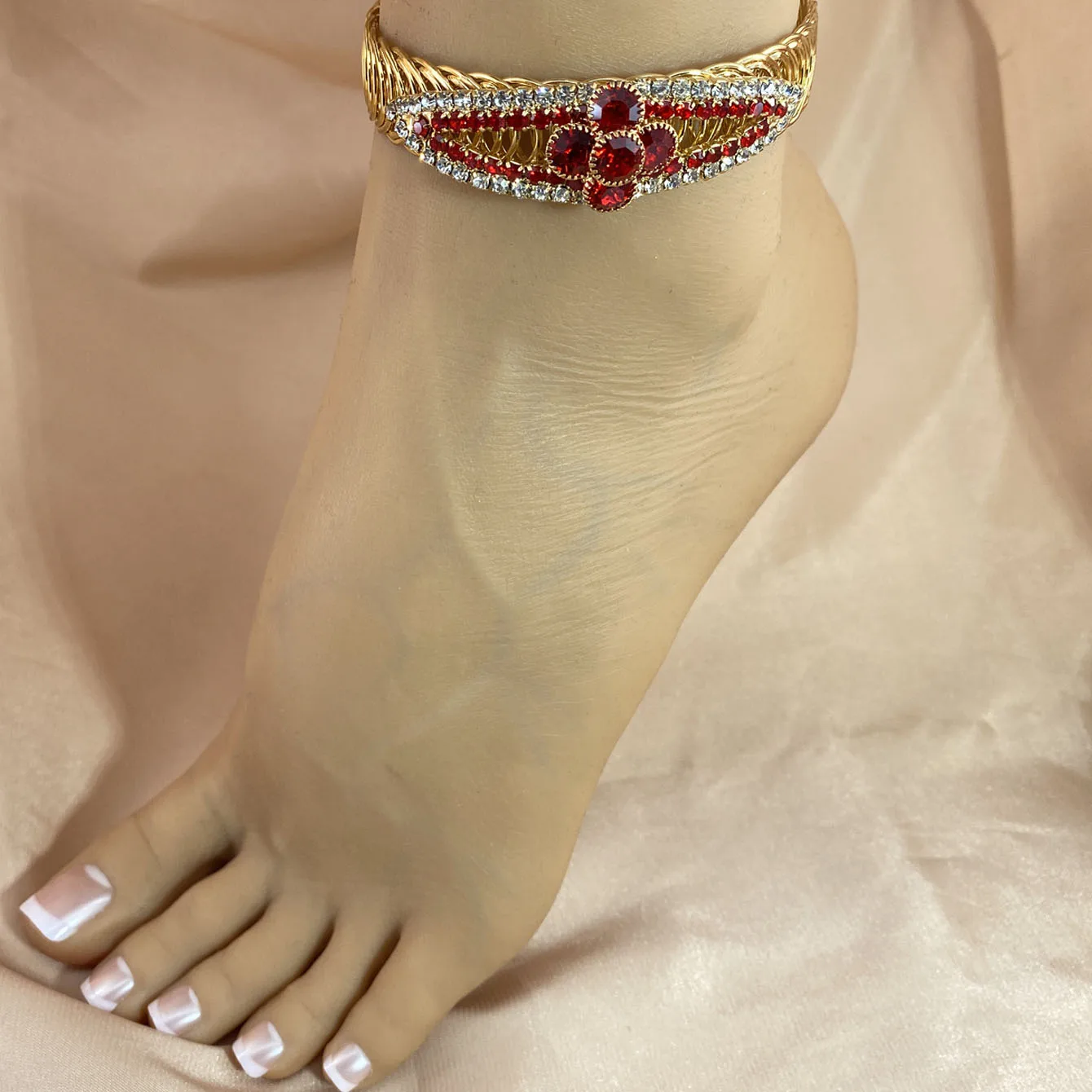

1pc stainless steel geometric ankle chain with rhinestone inlay for women's ankle bracelet in summer
