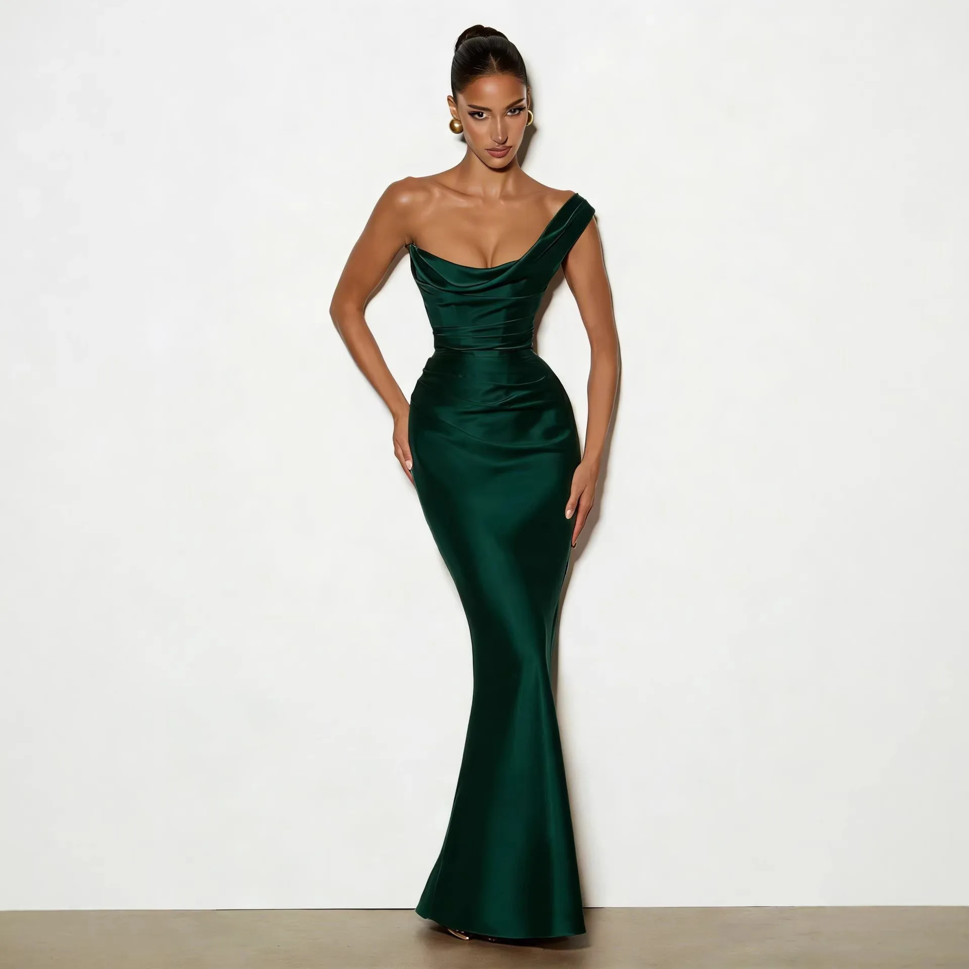 2026 European and American Sexy advanced feeling Aesthetic sloping shoulder banquet evening dress sleeveless fishbone Long Dress