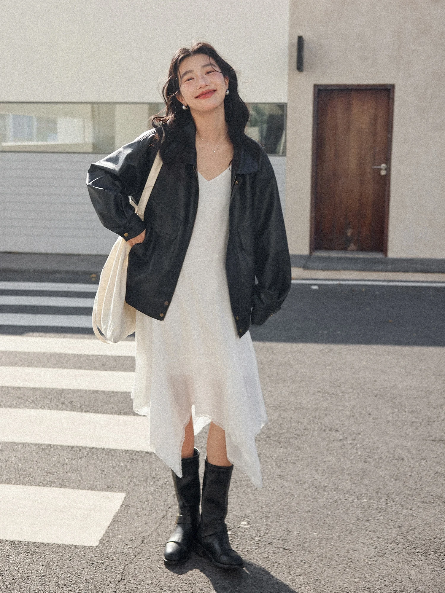 

Кожаная куртка Bla для женщин, весна 2026, новая, высококачественная, универсальная, в мотоциклетном стиле, утепленная, с длинными рукавами, на молнии