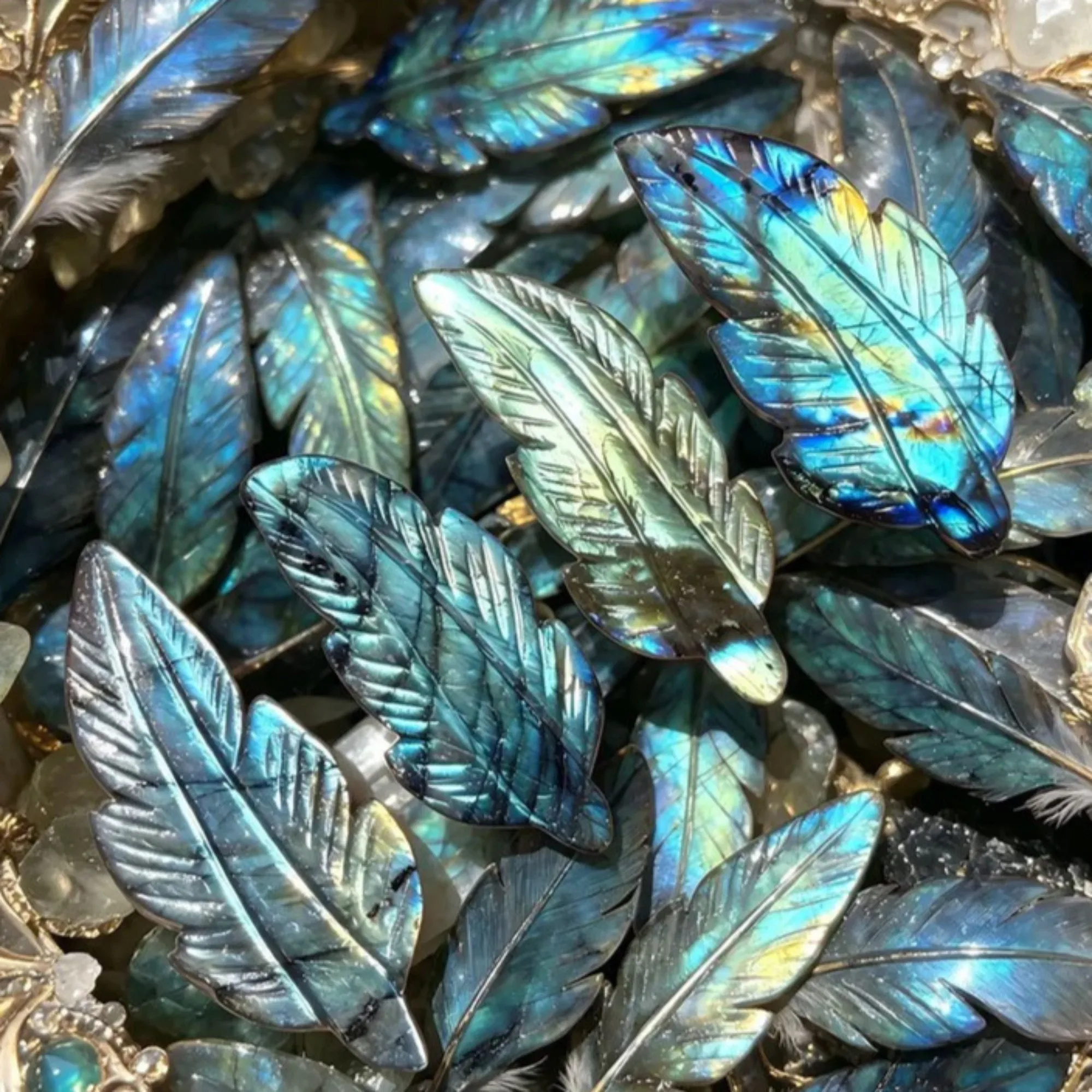 1pc Random Appearance Blue Flash Labradorite Feather Leaf Ornament, Freeform Stone Carving, for Bookmark, Jewelry Making