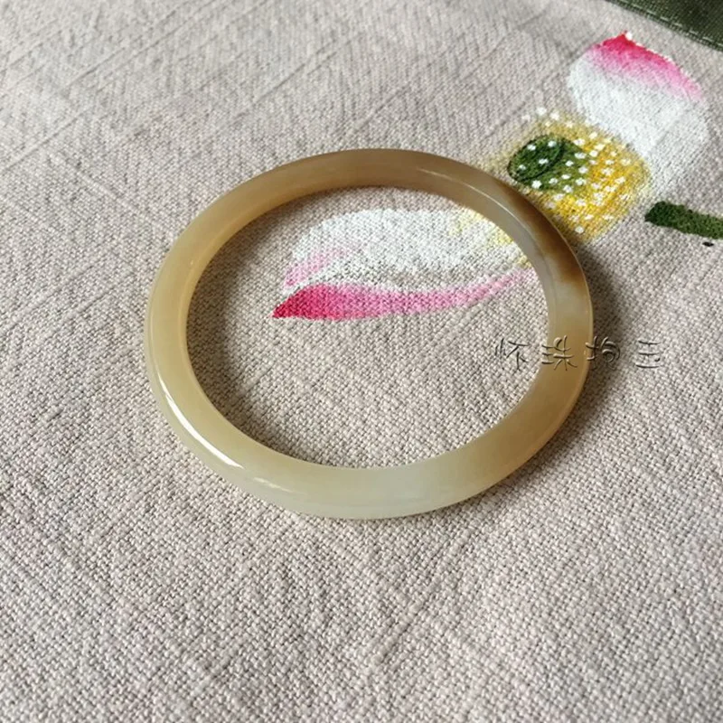 Natural Hotan Bracelet Made Of Russian Sugar White Jade, Stylish And Versatile