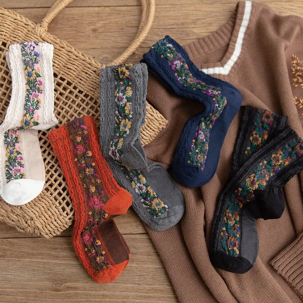 

5Pairs Vintage Floral Embroidery Socks Harajuku Sweat-absorbing Medium Tube Socks High Elasticity Soft Women's Socks Women