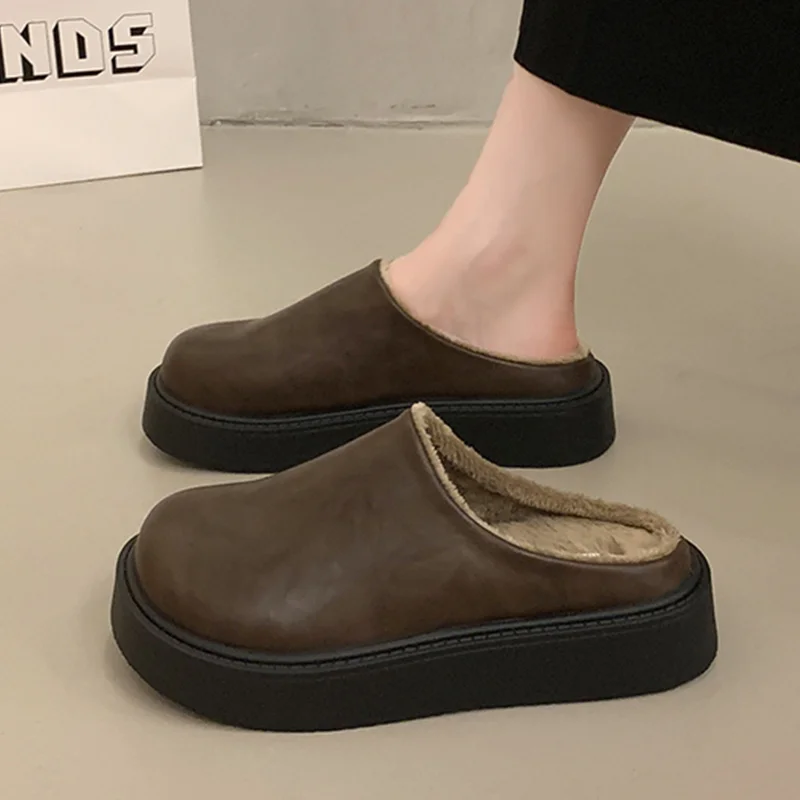 الشقق النساء البغال أحذية عادية موضة نعال من القطن 2025 شتاء جديد المنزل الثلوج الأحذية مريحة Slingback فستان دافئ Mujer Zapatos