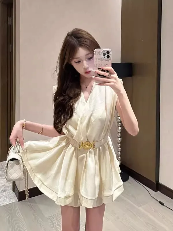 

Fashionable High Waist Short Pants Set V-Neck Sleeveless Women's Summer 2025 New Style Two-Piece Suit Commute Style