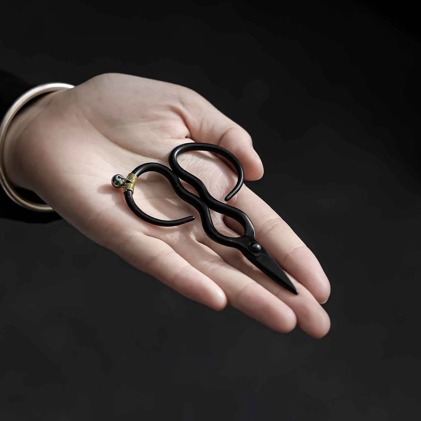 Hand Forged Gourd Shape Tea Scissors with Leather - Sharp Durable Black Zen Style Tea Ceremony Tool Gift for Tea Lovers