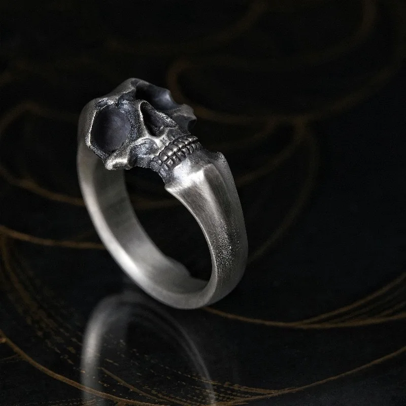 

Retro Invisible Skull Ring for Men and Women, Versatile Skeleton Personality, Adjustable Opening Ring