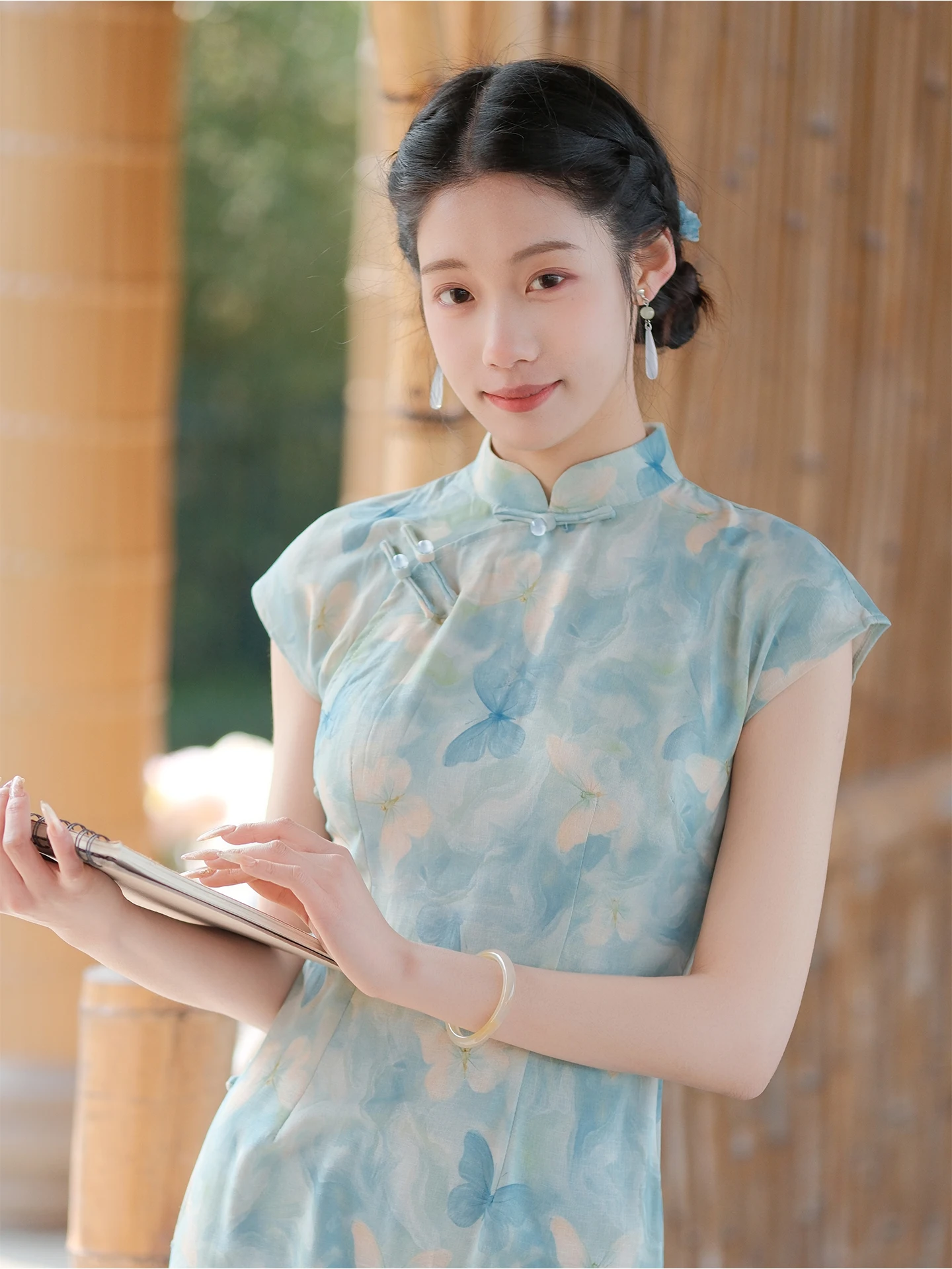 

Флокинг Цзяннань | Новое китайское ретро-платье светло-зеленого цвета с цветочным принтом, улучшенное для летней элегантности, с ощущением роскоши