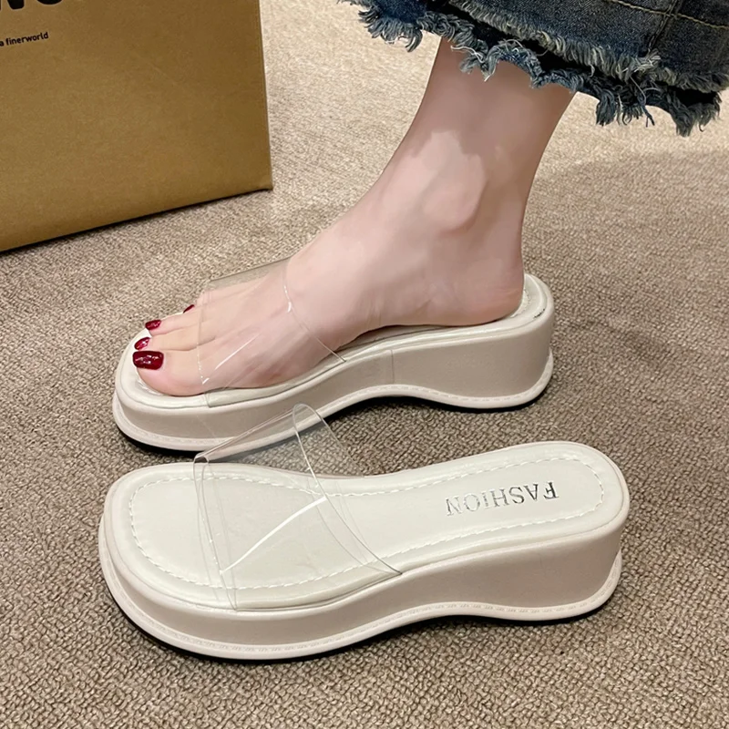 Shoes On A Wedge House Slippers Platform Transparent Heel Luxury Slides Summer Clogs Woman Heeled Mules Designer Beach High Scan