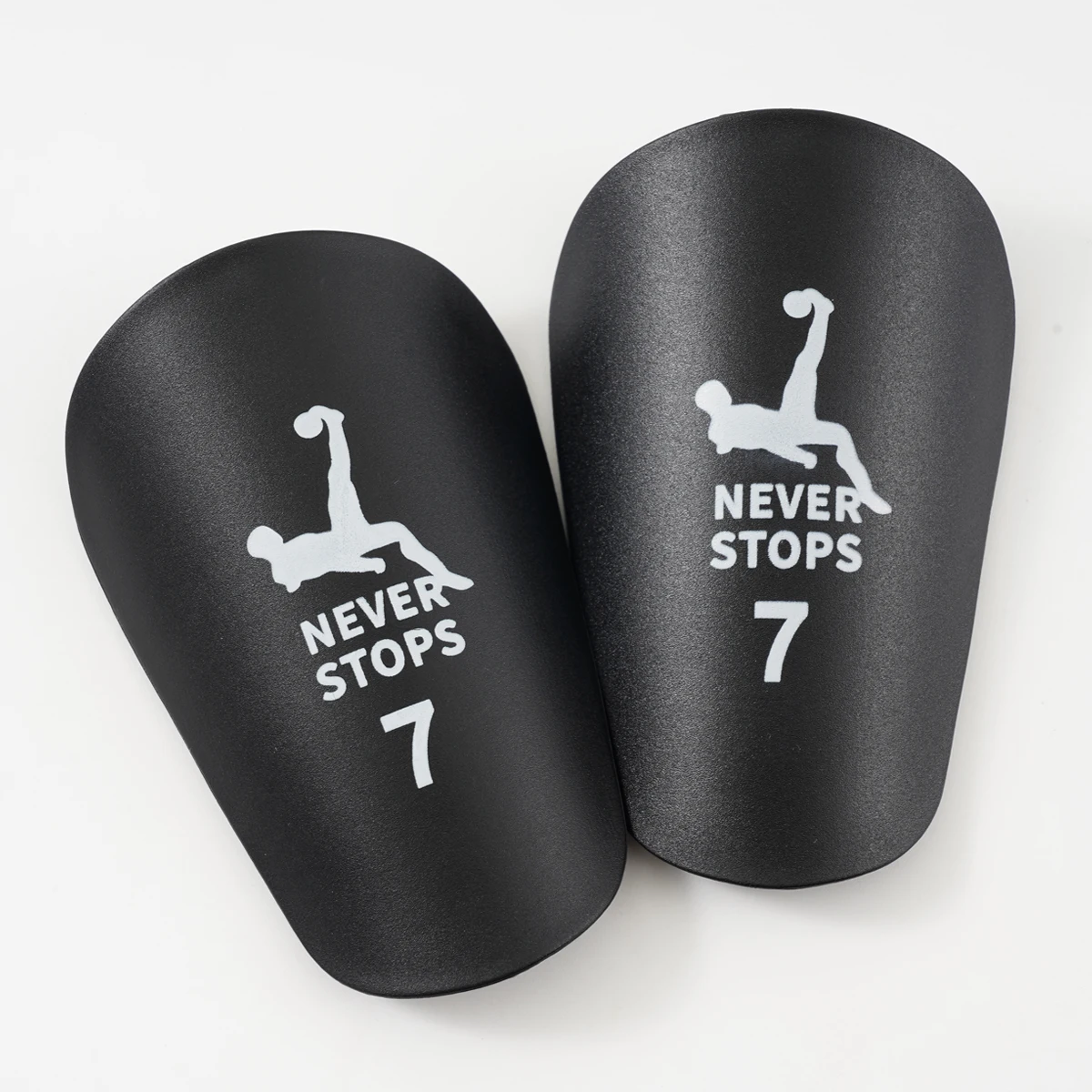 

Новая модель 2026 года, лучший спутник для спорта, высококачественные футбольные аксессуары, всесезонные, подходят для всех видов спорта.