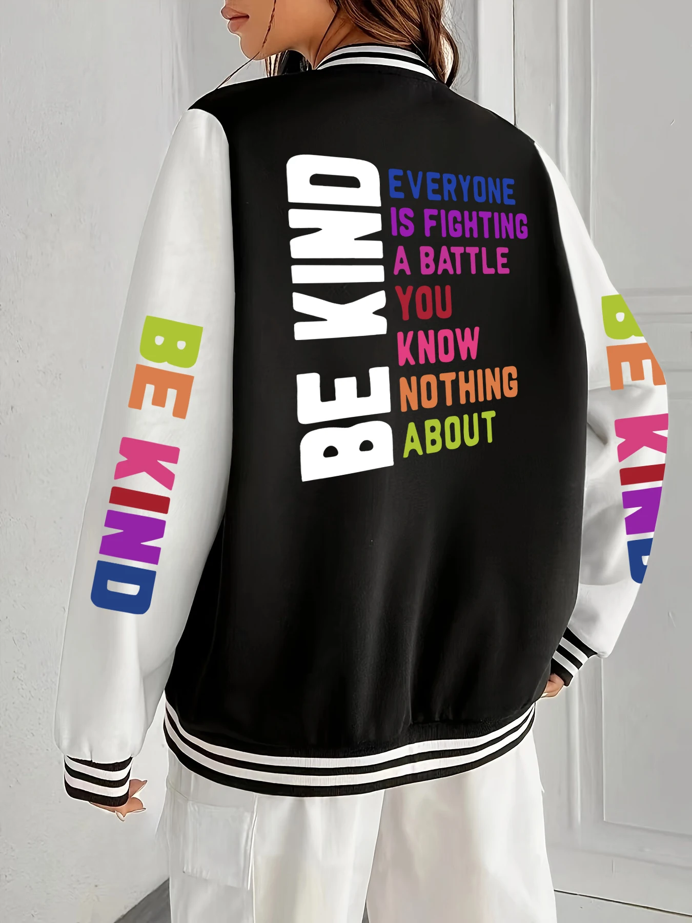 

Be Kind Colorful Art Letter Prints Women Jacket Street Hip Hop Baseball Jersey Pocket Casual Womenswear Fashion Y2K Unisex Veste