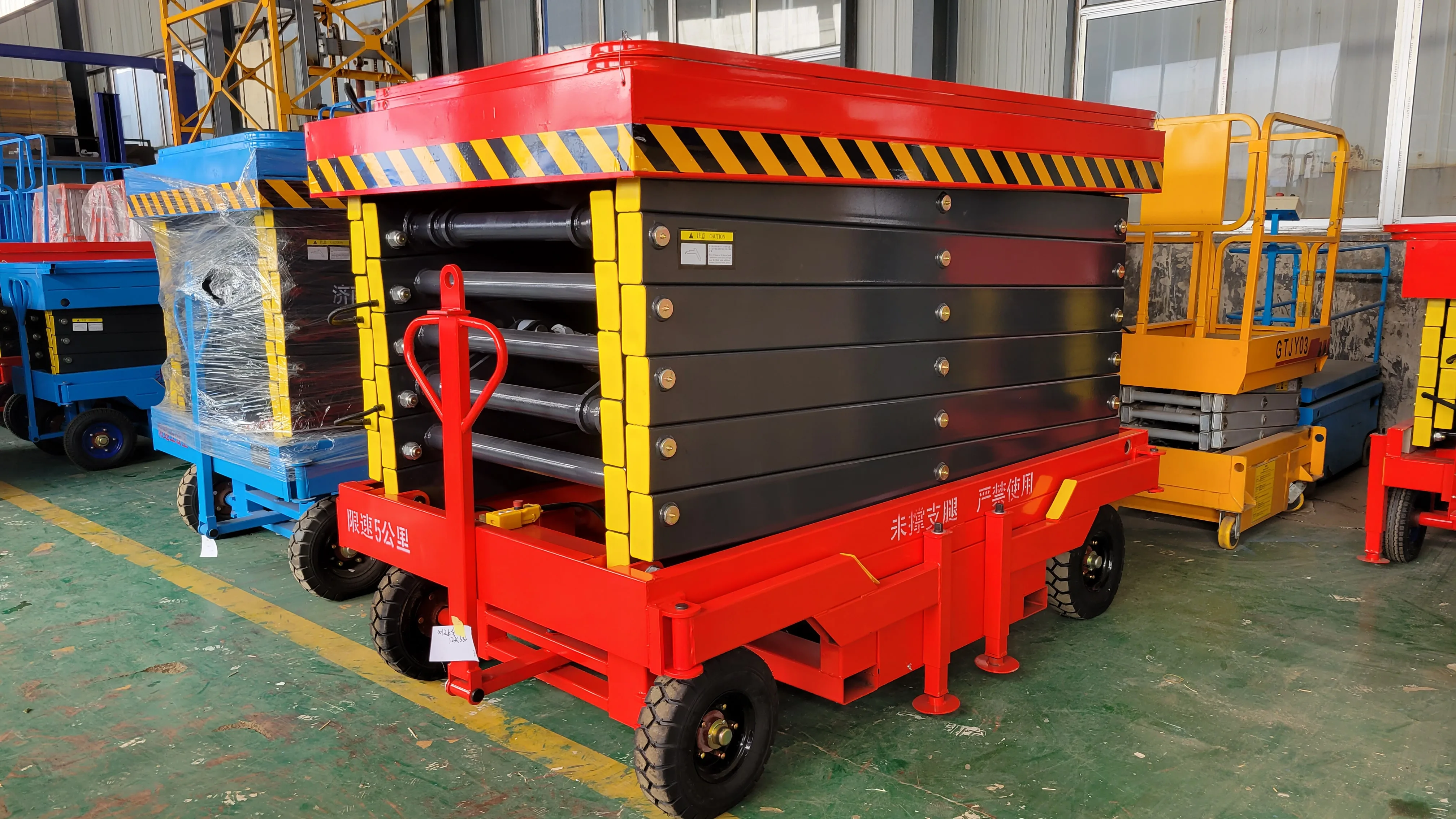 4m 6m 8m 10m 15m Mobile Hydraulic Electric Scissor Lift Table Aerial Work Platform Trailer view 4