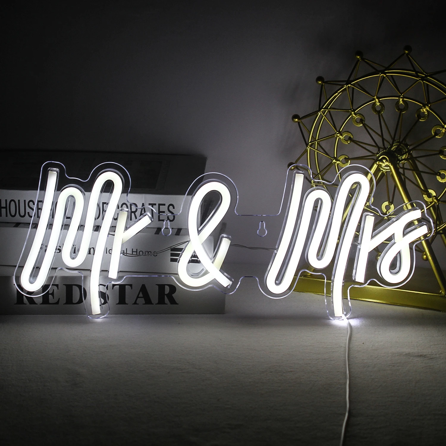 

Mr & Mrs Neon Signs LED Lights Bedroom Gift Anniversary Party Rom Valentine's Day Wedding Decoration Hanging Wall Wrt Panel Lamp