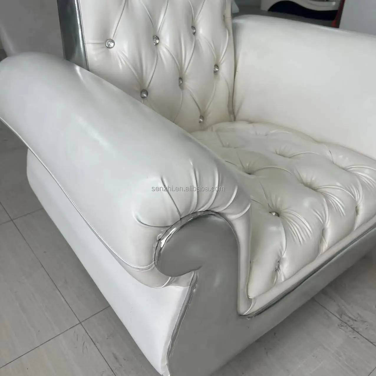 Luxurious High-back Massage Queen Pedicure Chair With Customized Color Configuration For Manicure