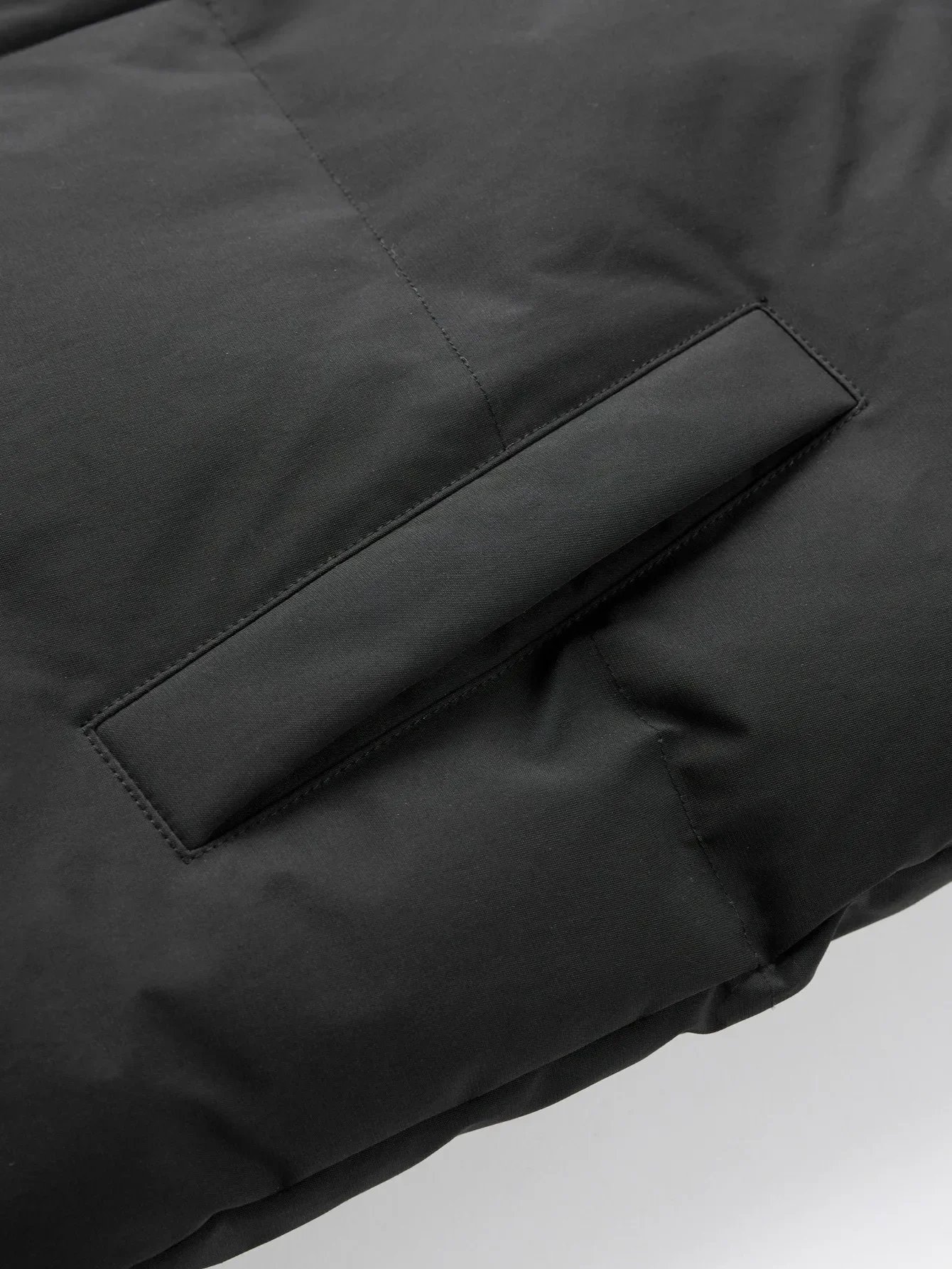 Men's Hooded Cotton Jacket Is Light and Warm Without Being Bulky. the Hood Adds Practicality and Is Suitable for Outdoor Light Activities, Warm-Up Exercises, Layering in Autumn and Winter, Daily Shopping, Friend Gatherings, and Short Trips view 6