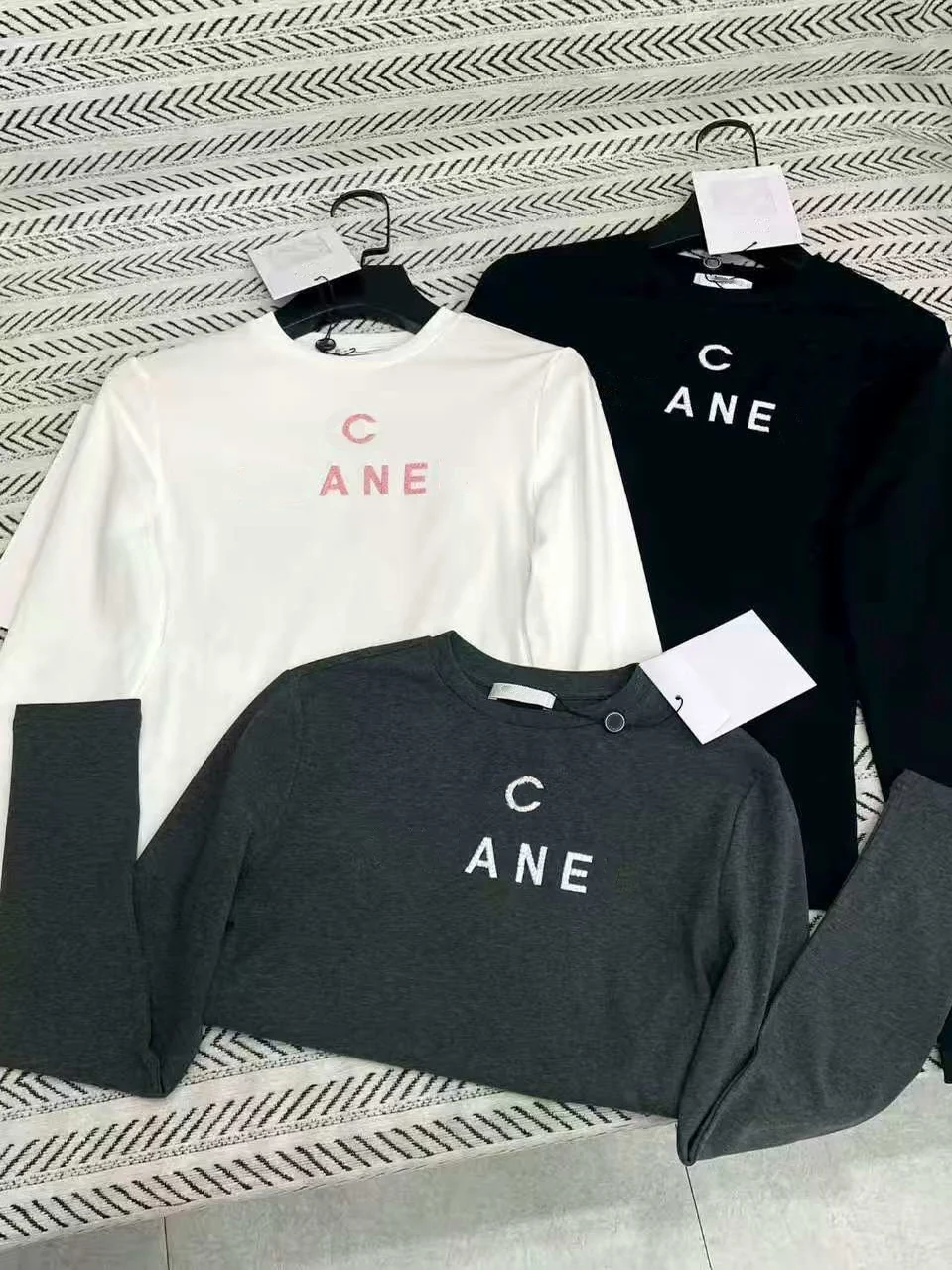 New Fall/Winter Casual and Stylish Round-Neck Color-Block Long-Sleeve T-Shirt Base Layer Top for Women