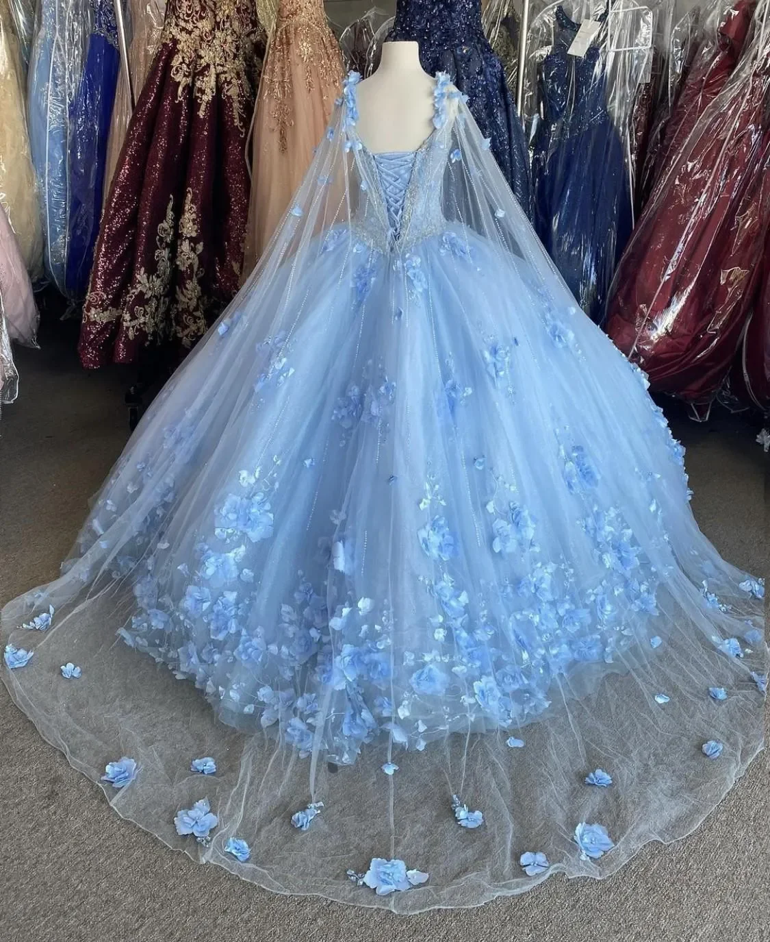 Iridescent Light Blue Ball Gown Hand Flowers Sweet 16 Dresses Beaded Applique Vestidos De Quinceanera Dress Prom With Wraps