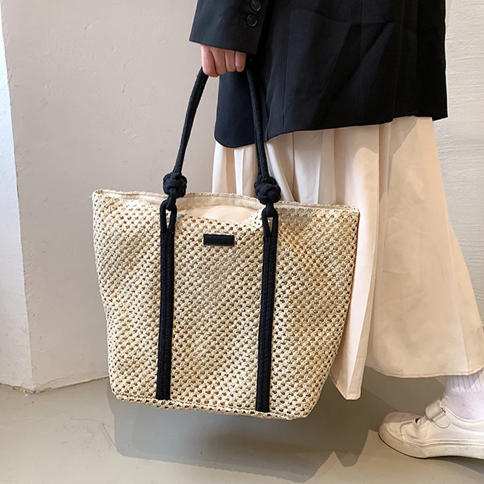 Trendy Straw Women Tote Bag Luxury Designer 2022 Rattan Woven Handbags Handmade Travel Shopper Shoulder Bag Casual Beach Bag New